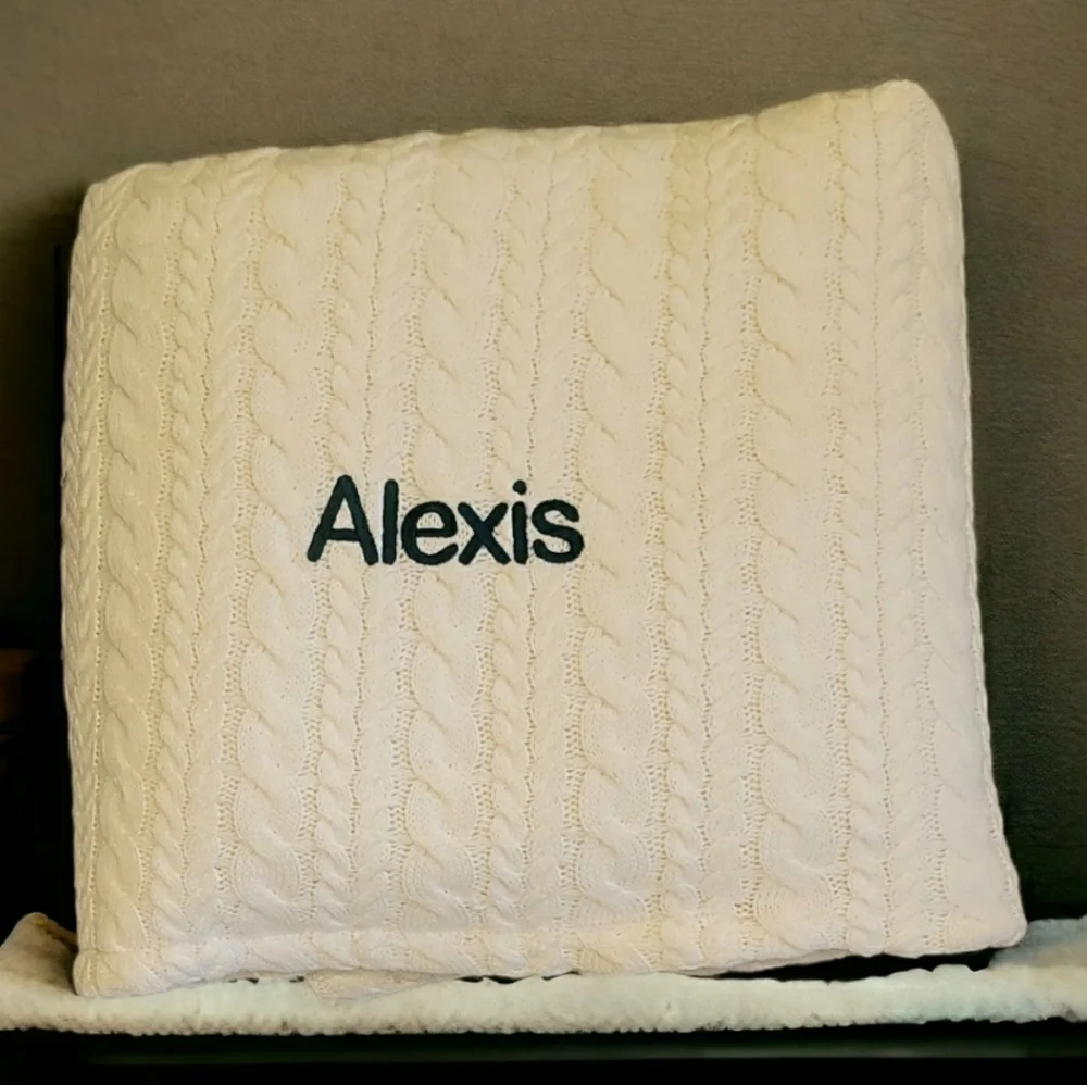 Things Remembered Cream Heavy Cable Knit Sweater Throw - Alexis